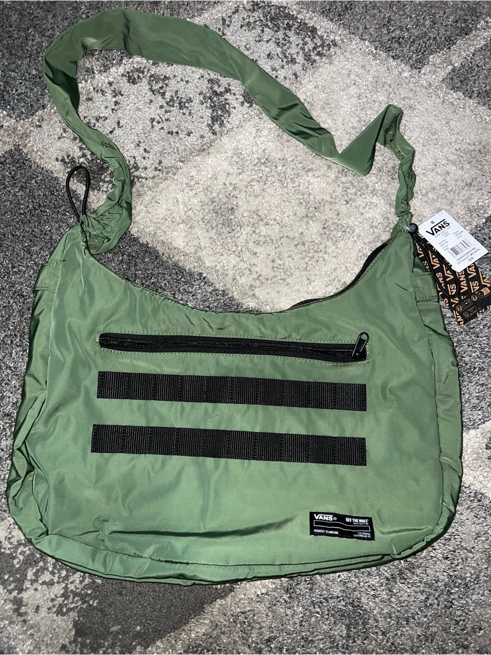 Vans Offshoot Messenger Bag in Pine Forest Green